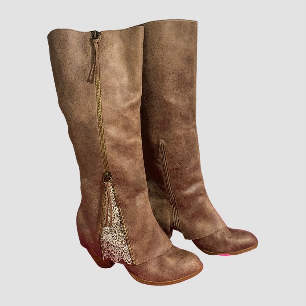 Gorgeous brown leather boots with lace accents!!!